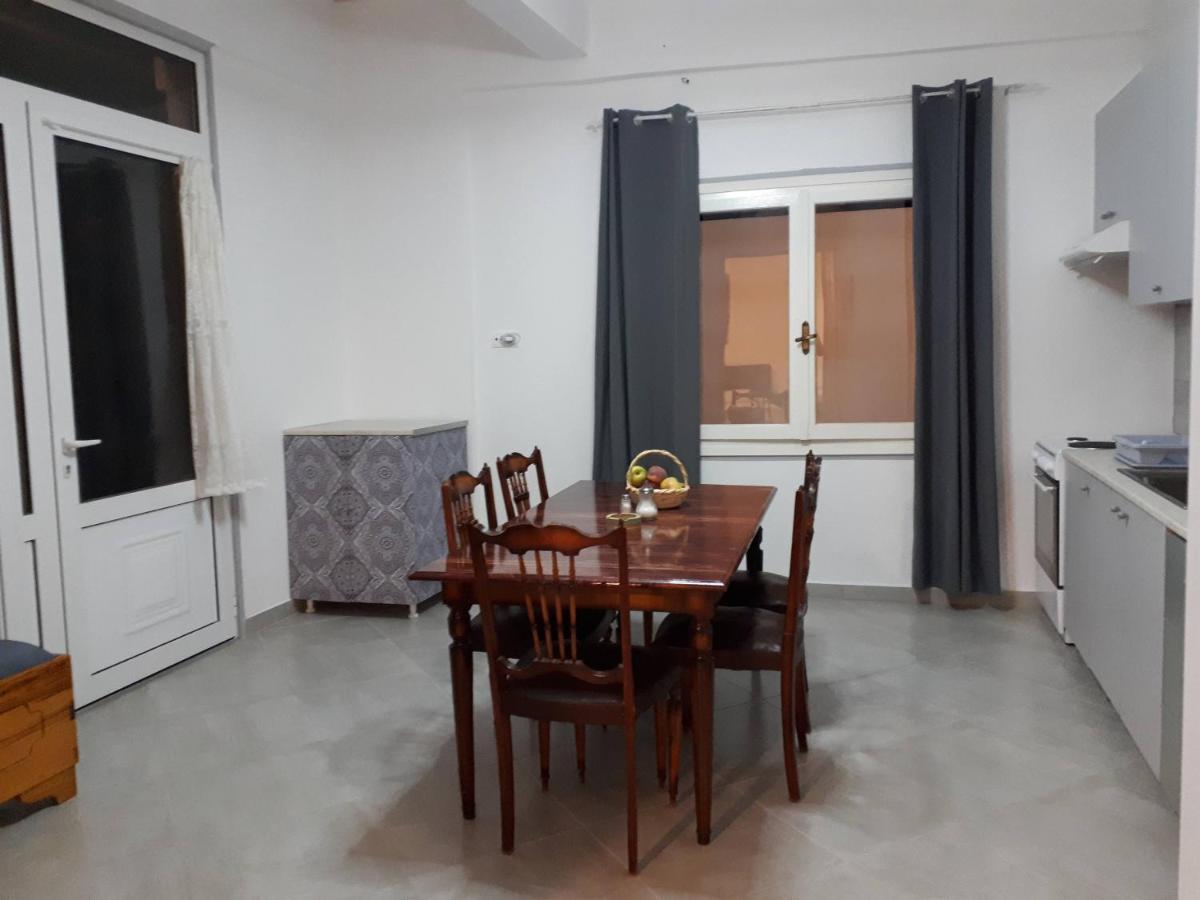 Despina garden view Appartement Agia Galini Buitenkant foto